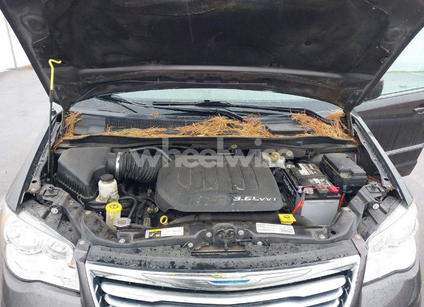 Photo 10 of 2015 Chrysler Town & COUNTRY TOURING (VIN 2C4RC1BG0FR546746)