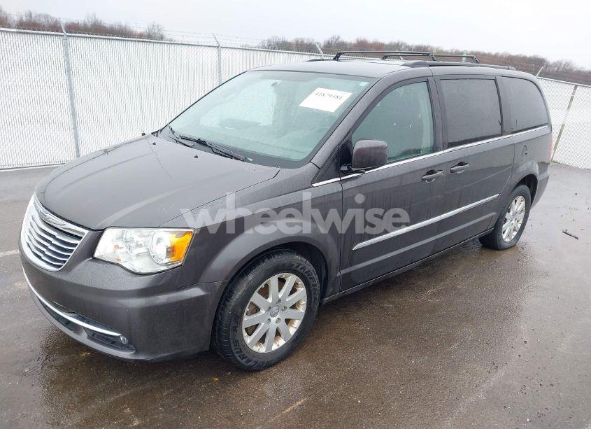 Photo 2 of 2015 Chrysler Town & COUNTRY TOURING (VIN 2C4RC1BG0FR546746)