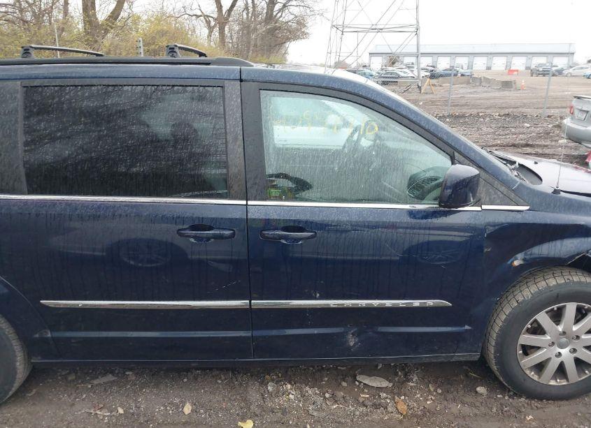 Photo 13 of 2015 Chrysler Town & COUNTRY TOURING (VIN 2C4RC1BG0FR588771)
