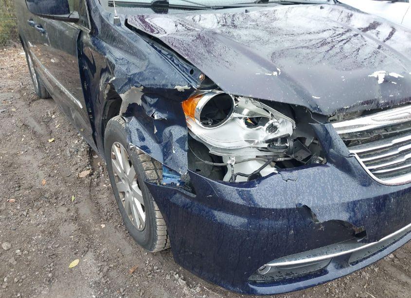 Photo 6 of 2015 Chrysler Town & COUNTRY TOURING (VIN 2C4RC1BG0FR588771)