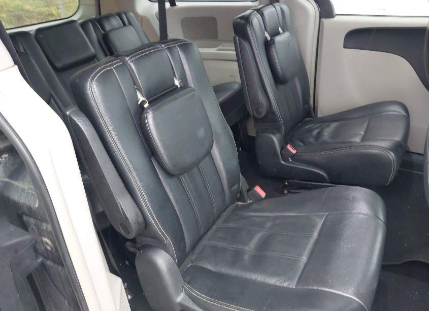 Photo 8 of 2015 Chrysler Town & COUNTRY TOURING (VIN 2C4RC1BG0FR588771)