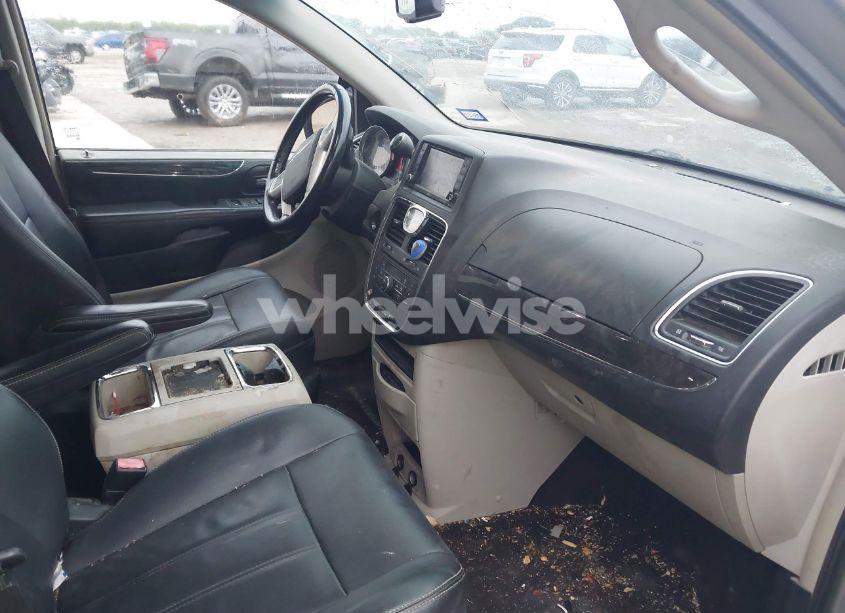 Photo 5 of 2015 Chrysler Town & COUNTRY TOURING (VIN 2C4RC1BG0FR595249)