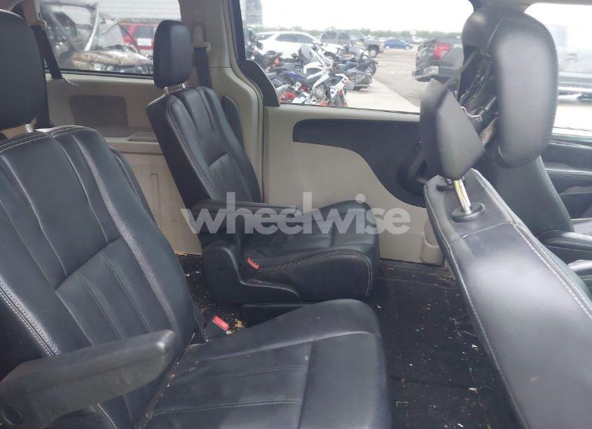 Photo 8 of 2015 Chrysler Town & COUNTRY TOURING (VIN 2C4RC1BG0FR595249)