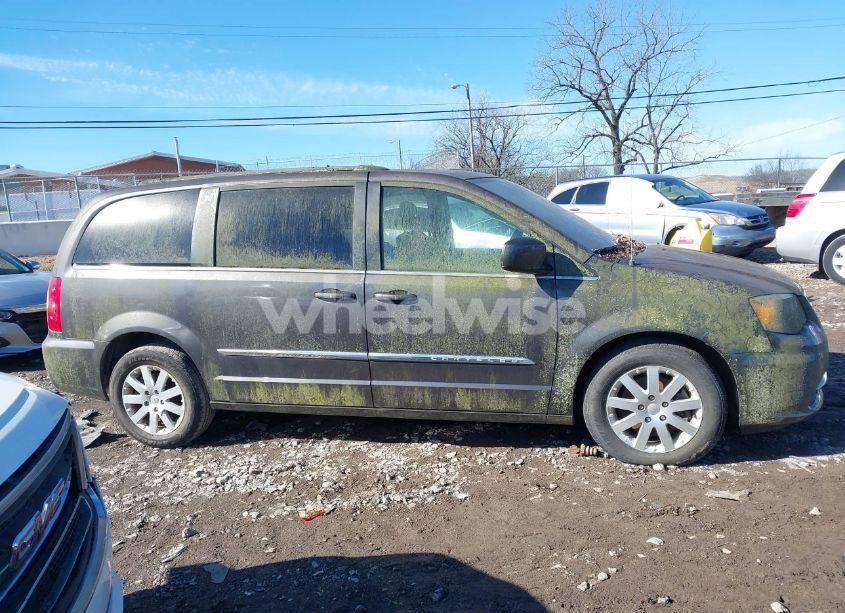 Photo 13 of 2015 Chrysler Town & COUNTRY TOURING (VIN 2C4RC1BG0FR626242)