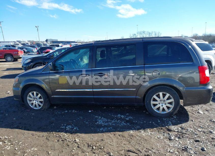 Photo 14 of 2015 Chrysler Town & COUNTRY TOURING (VIN 2C4RC1BG0FR626242)