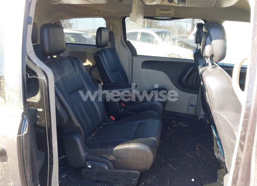 Photo 8 of 2015 Chrysler Town & COUNTRY TOURING (VIN 2C4RC1BG0FR626242)