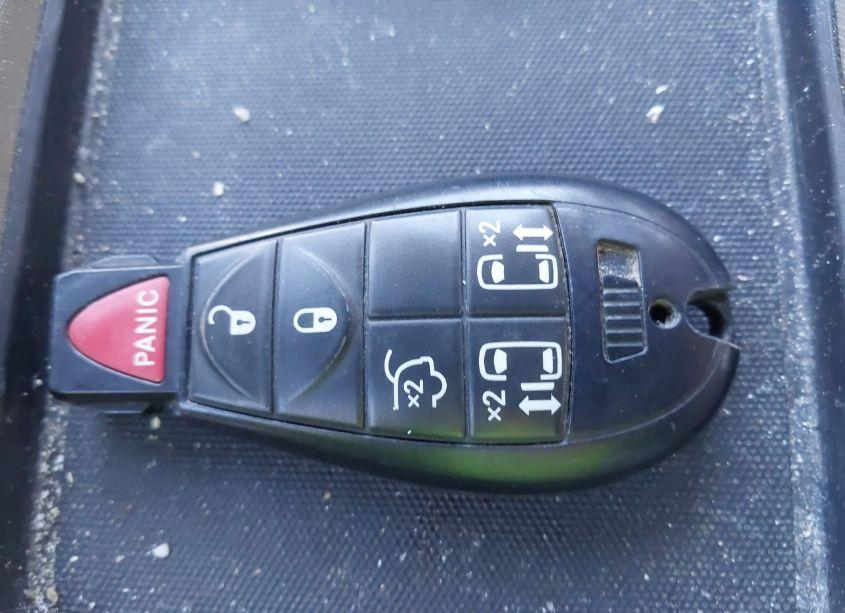 Photo 11 of 2015 Chrysler Town & COUNTRY TOURING (VIN 2C4RC1BG0FR644675)