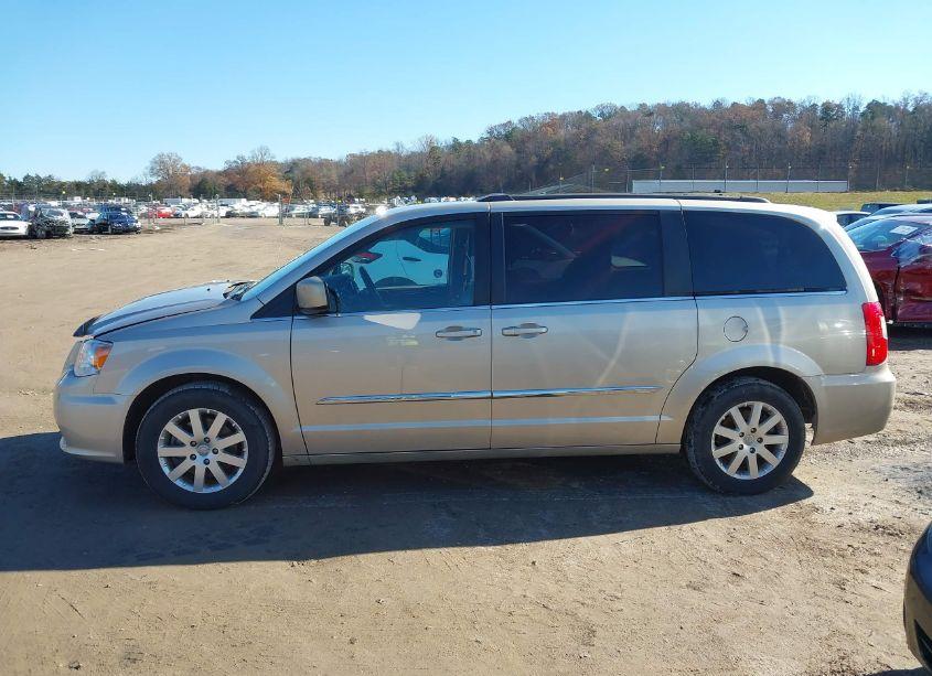 Photo 14 of 2015 Chrysler Town & COUNTRY TOURING (VIN 2C4RC1BG0FR644675)