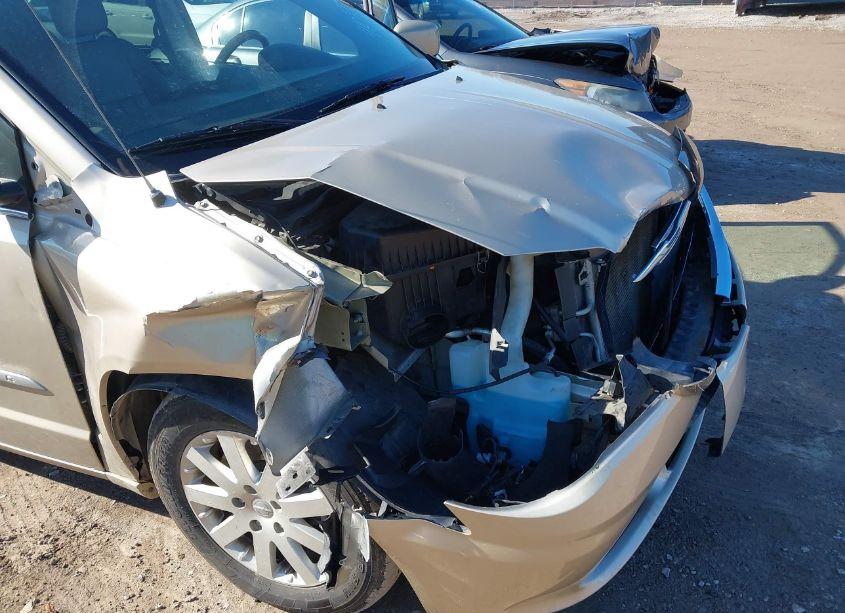 Photo 6 of 2015 Chrysler Town & COUNTRY TOURING (VIN 2C4RC1BG0FR644675)