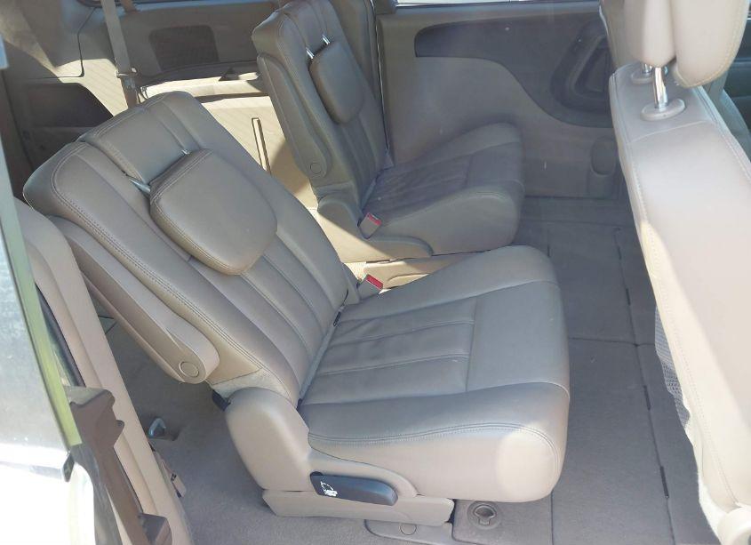 Photo 8 of 2015 Chrysler Town & COUNTRY TOURING (VIN 2C4RC1BG0FR644675)