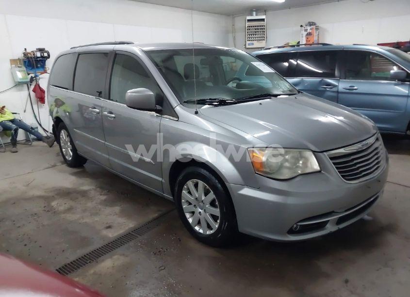 2015 Chrysler Town & COUNTRY TOURING (VIN 2C4RC1BG0FR664814) main photo