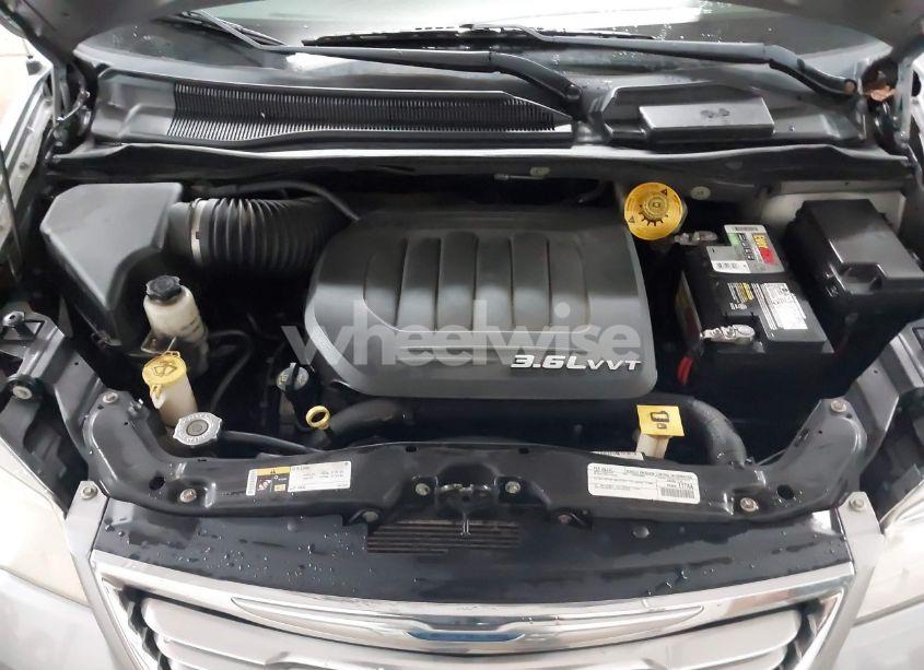 Photo 10 of 2015 Chrysler Town & COUNTRY TOURING (VIN 2C4RC1BG0FR664814)