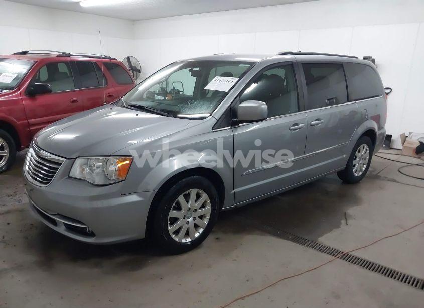 Photo 2 of 2015 Chrysler Town & COUNTRY TOURING (VIN 2C4RC1BG0FR664814)