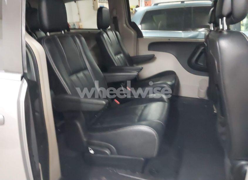 Photo 8 of 2015 Chrysler Town & COUNTRY TOURING (VIN 2C4RC1BG0FR664814)