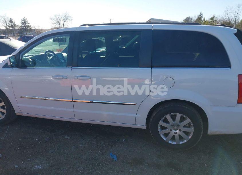 Photo 14 of 2015 Chrysler Town & COUNTRY TOURING (VIN 2C4RC1BG0FR715342)