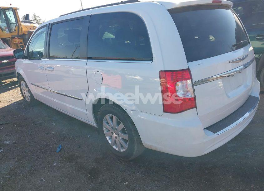 Photo 3 of 2015 Chrysler Town & COUNTRY TOURING (VIN 2C4RC1BG0FR715342)