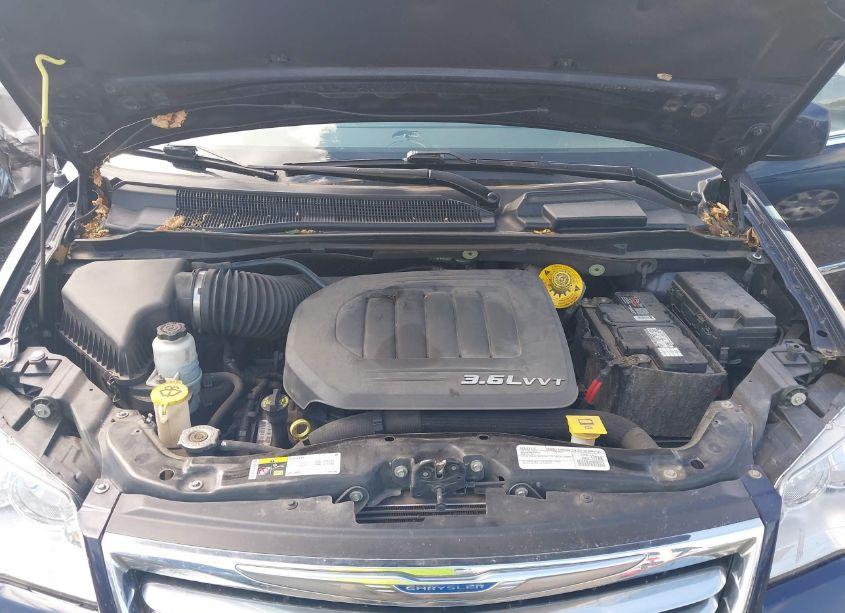 Photo 10 of 2015 Chrysler Town & COUNTRY TOURING (VIN 2C4RC1BG0FR741052)