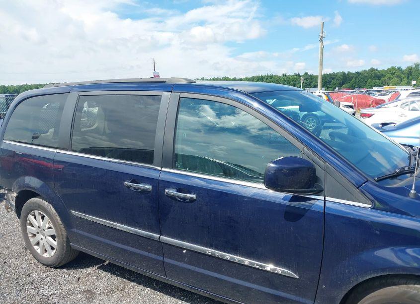 Photo 13 of 2015 Chrysler Town & COUNTRY TOURING (VIN 2C4RC1BG0FR741052)