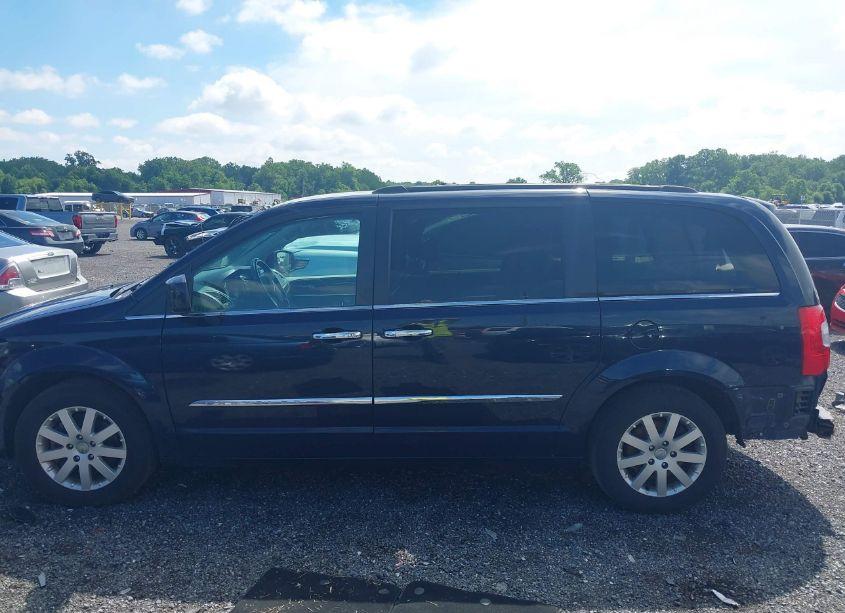 Photo 14 of 2015 Chrysler Town & COUNTRY TOURING (VIN 2C4RC1BG0FR741052)