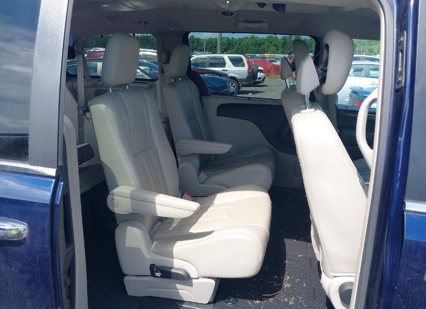 Photo 8 of 2015 Chrysler Town & COUNTRY TOURING (VIN 2C4RC1BG0FR741052)