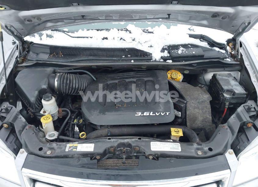 Photo 10 of 2015 Chrysler Town & COUNTRY TOURING (VIN 2C4RC1BG0FR751922)