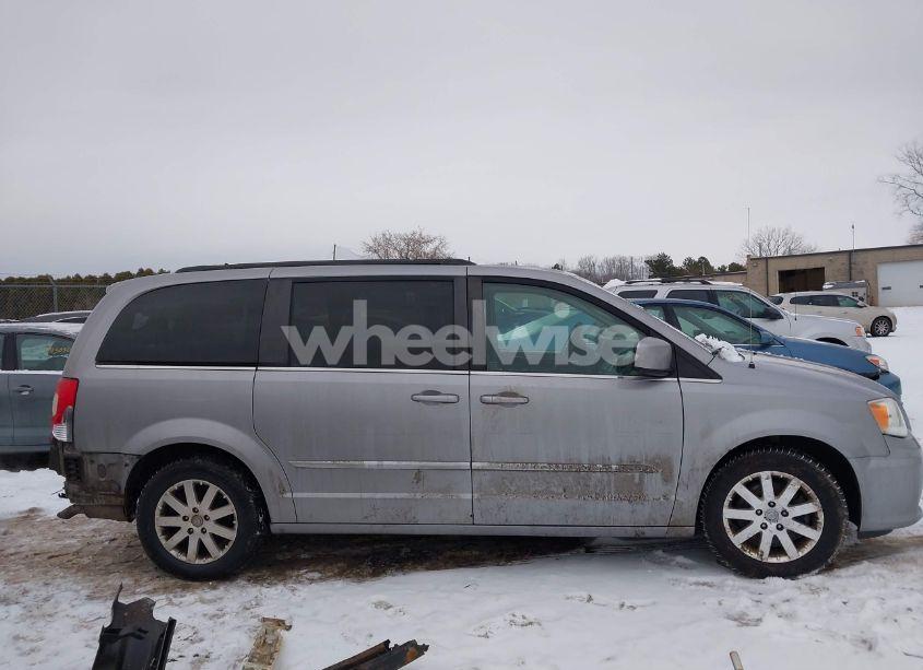 Photo 14 of 2015 Chrysler Town & COUNTRY TOURING (VIN 2C4RC1BG0FR751922)