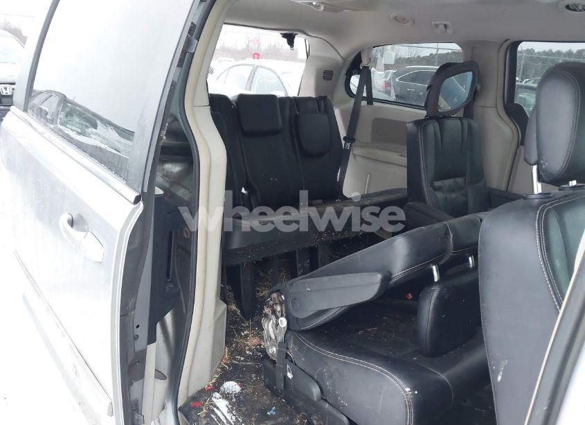 Photo 8 of 2015 Chrysler Town & COUNTRY TOURING (VIN 2C4RC1BG0FR751922)