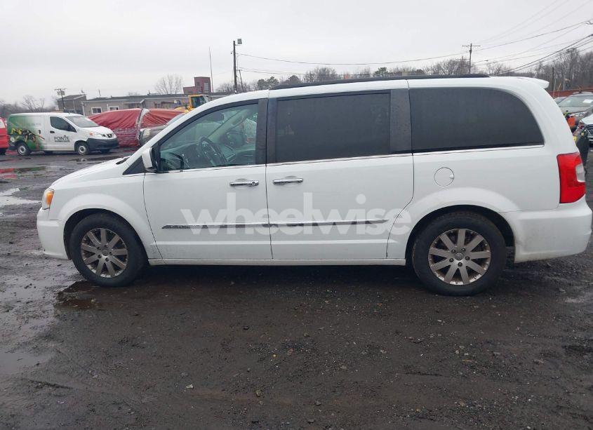 Photo 14 of 2016 Chrysler Town & COUNTRY TOURING (VIN 2C4RC1BG0GR127376)