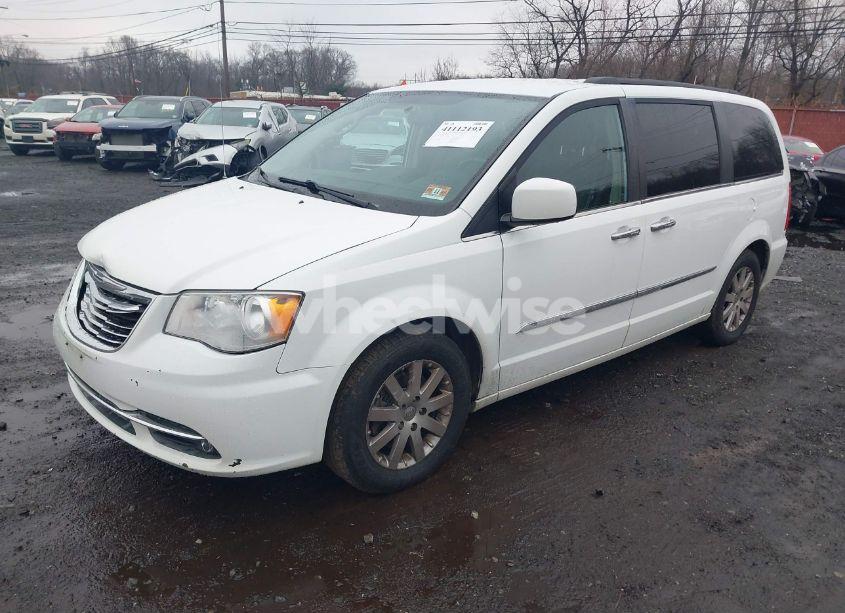 Photo 2 of 2016 Chrysler Town & COUNTRY TOURING (VIN 2C4RC1BG0GR127376)