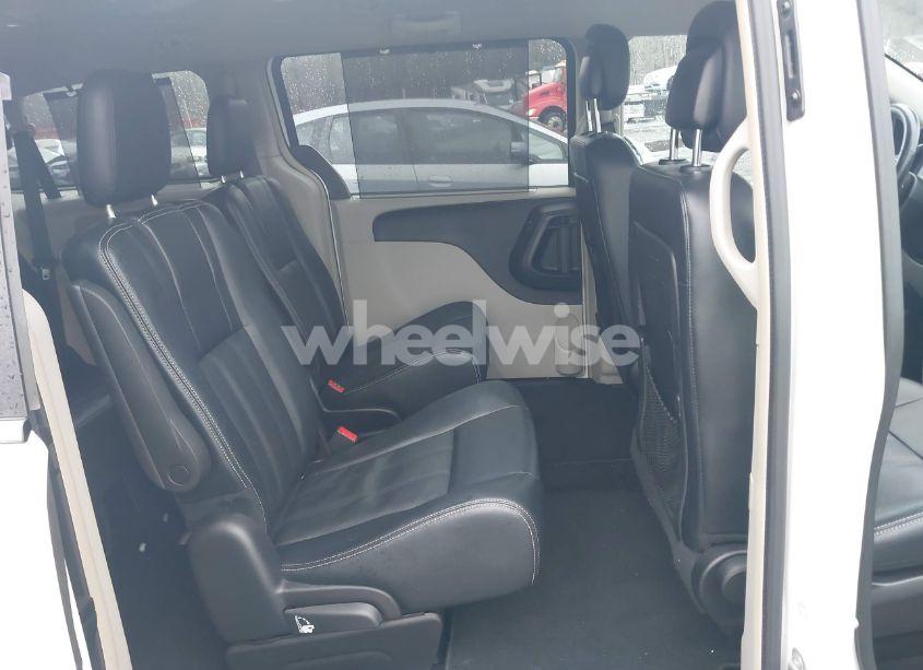 Photo 8 of 2016 Chrysler Town & COUNTRY TOURING (VIN 2C4RC1BG0GR127376)