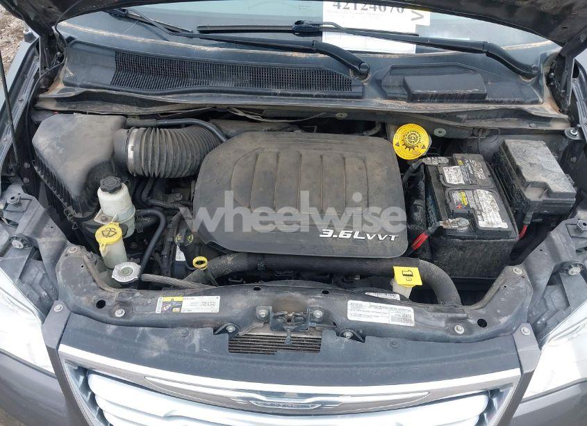 Photo 10 of 2016 Chrysler Town & COUNTRY TOURING (VIN 2C4RC1BG0GR135509)