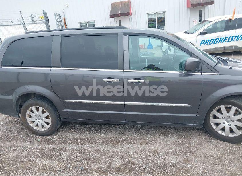 Photo 13 of 2016 Chrysler Town & COUNTRY TOURING (VIN 2C4RC1BG0GR135509)