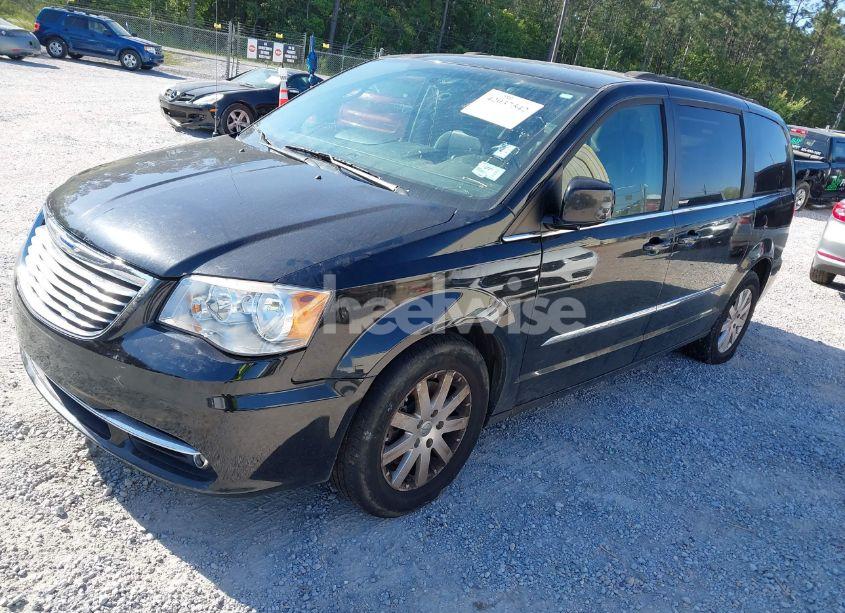 Photo 2 of 2016 Chrysler Town & COUNTRY TOURING (VIN 2C4RC1BG0GR147837)