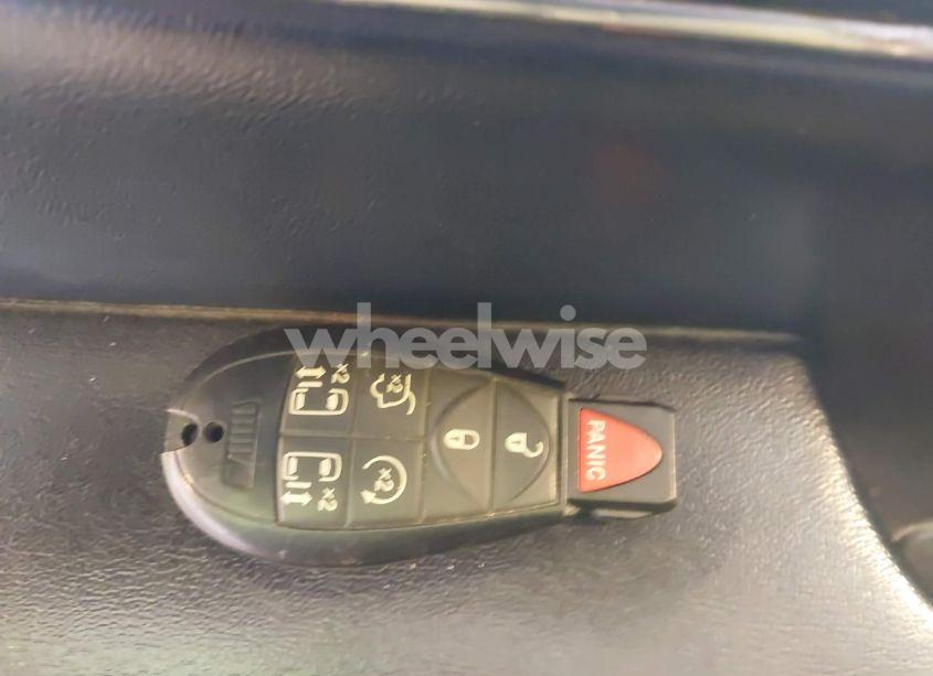 Photo 11 of 2016 Chrysler Town & COUNTRY TOURING (VIN 2C4RC1BG0GR150057)