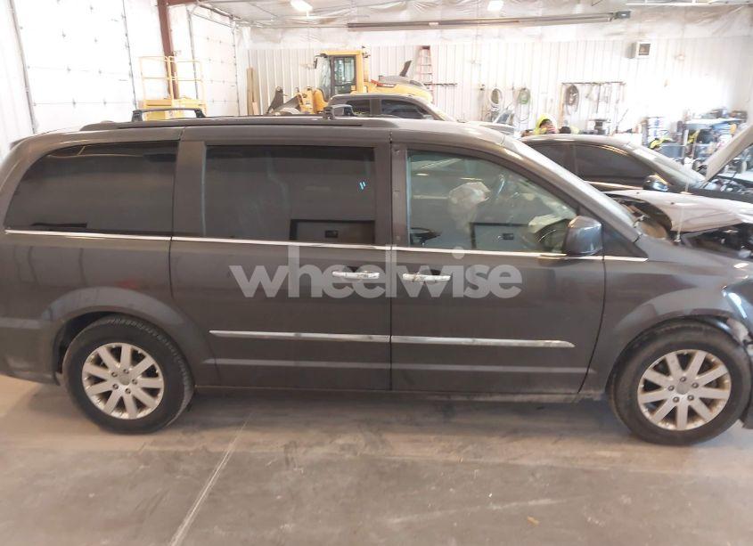 Photo 13 of 2016 Chrysler Town & COUNTRY TOURING (VIN 2C4RC1BG0GR150057)