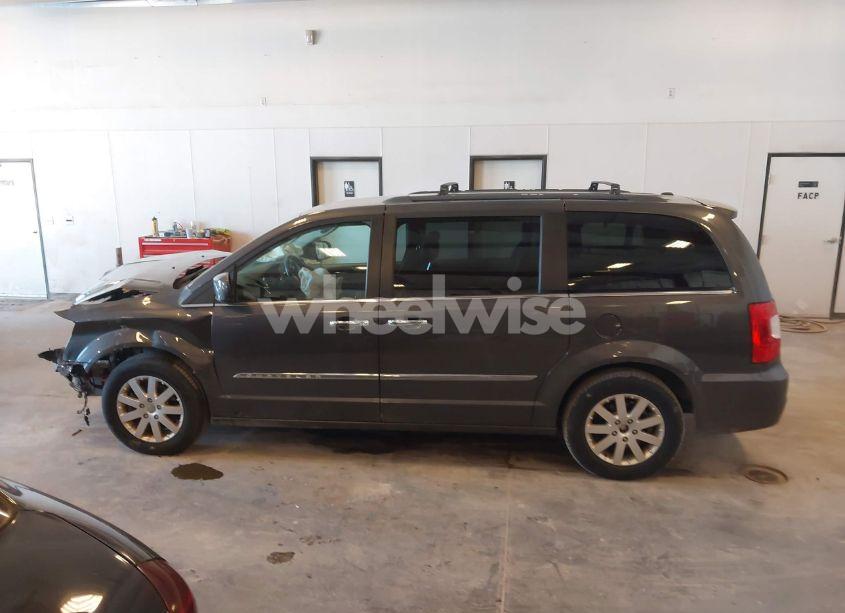 Photo 14 of 2016 Chrysler Town & COUNTRY TOURING (VIN 2C4RC1BG0GR150057)