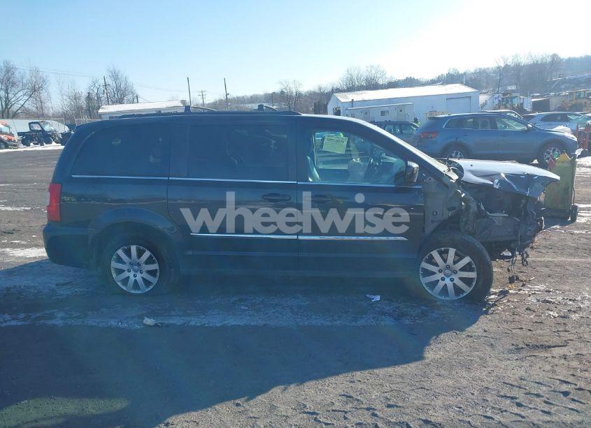 Photo 12 of 2016 Chrysler Town & COUNTRY TOURING (VIN 2C4RC1BG0GR165786)