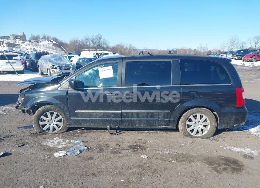 Photo 13 of 2016 Chrysler Town & COUNTRY TOURING (VIN 2C4RC1BG0GR165786)