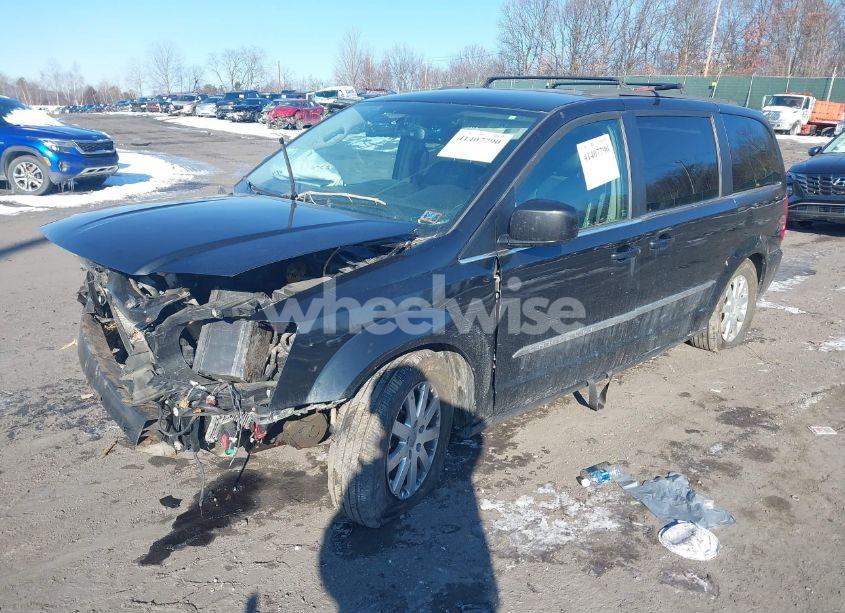 Photo 2 of 2016 Chrysler Town & COUNTRY TOURING (VIN 2C4RC1BG0GR165786)