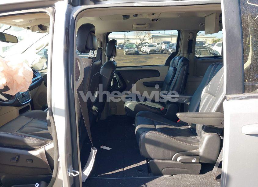Photo 8 of 2016 Chrysler Town & COUNTRY TOURING (VIN 2C4RC1BG0GR188971)