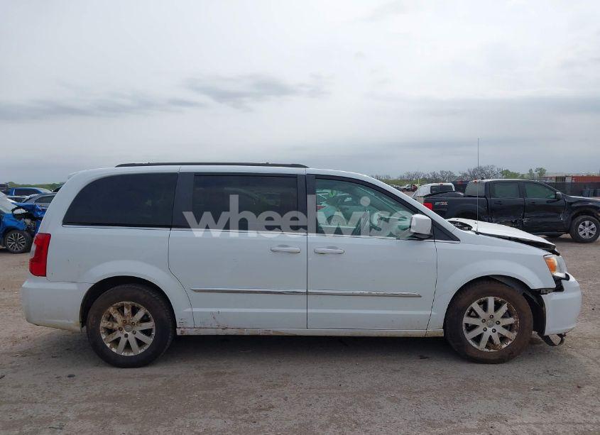 Photo 13 of 2016 Chrysler Town & COUNTRY TOURING (VIN 2C4RC1BG0GR206109)