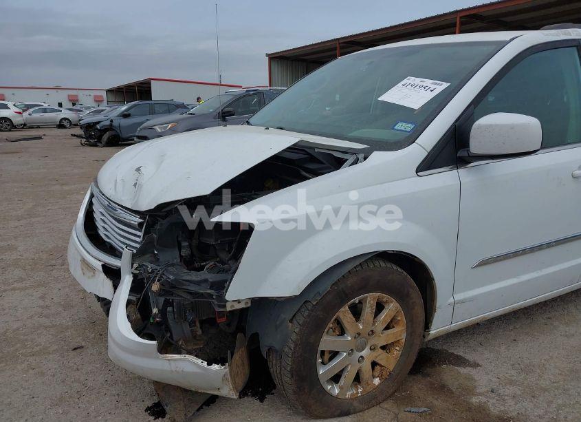 Photo 6 of 2016 Chrysler Town & COUNTRY TOURING (VIN 2C4RC1BG0GR206109)