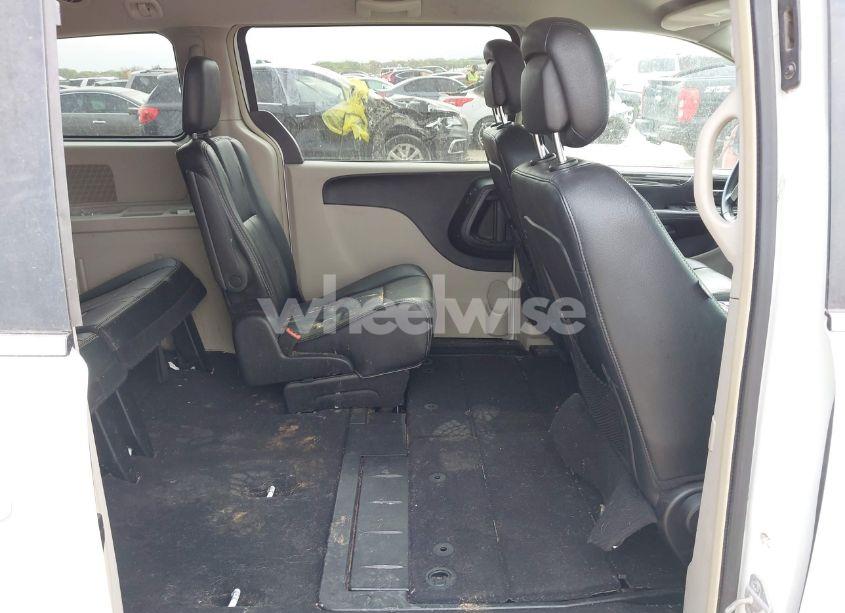 Photo 8 of 2016 Chrysler Town & COUNTRY TOURING (VIN 2C4RC1BG0GR206109)