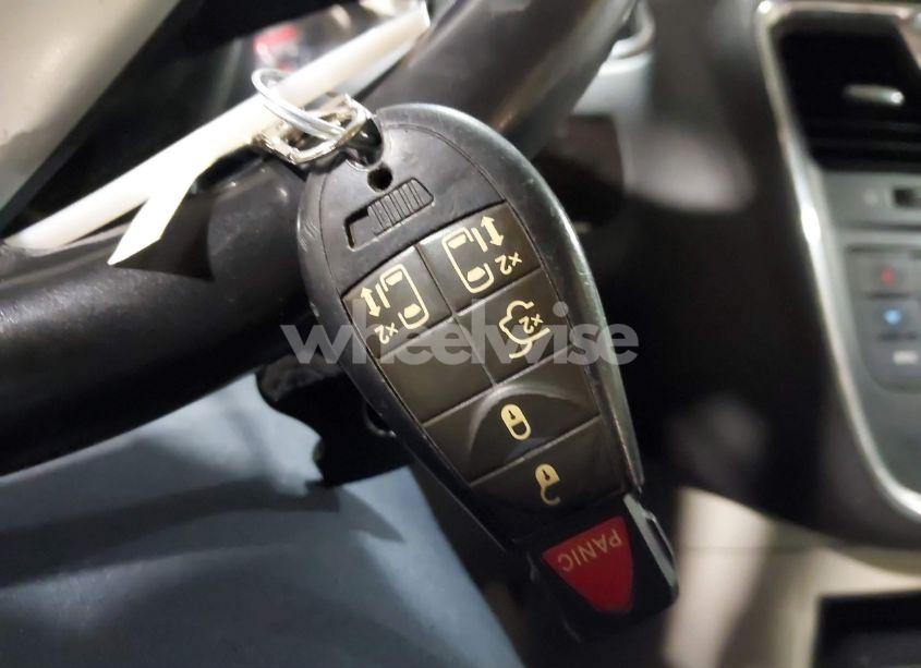 Photo 11 of 2016 Chrysler Town & COUNTRY TOURING (VIN 2C4RC1BG0GR238168)