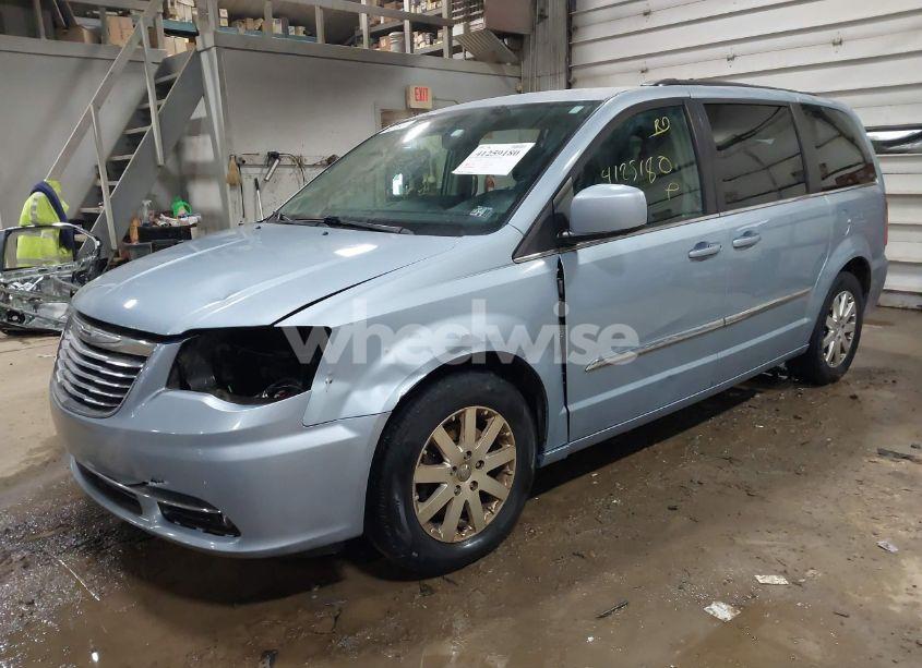 Photo 2 of 2016 Chrysler Town & COUNTRY TOURING (VIN 2C4RC1BG0GR238168)