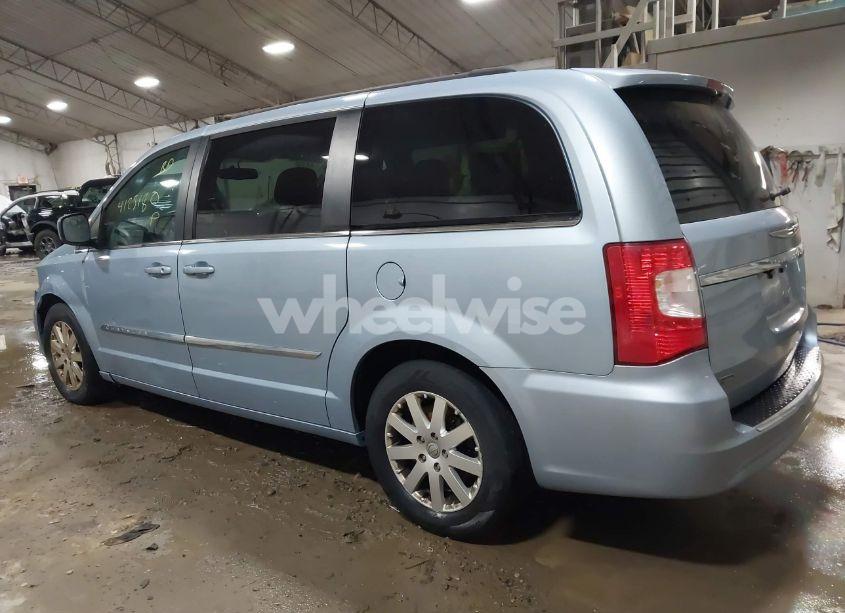 Photo 3 of 2016 Chrysler Town & COUNTRY TOURING (VIN 2C4RC1BG0GR238168)