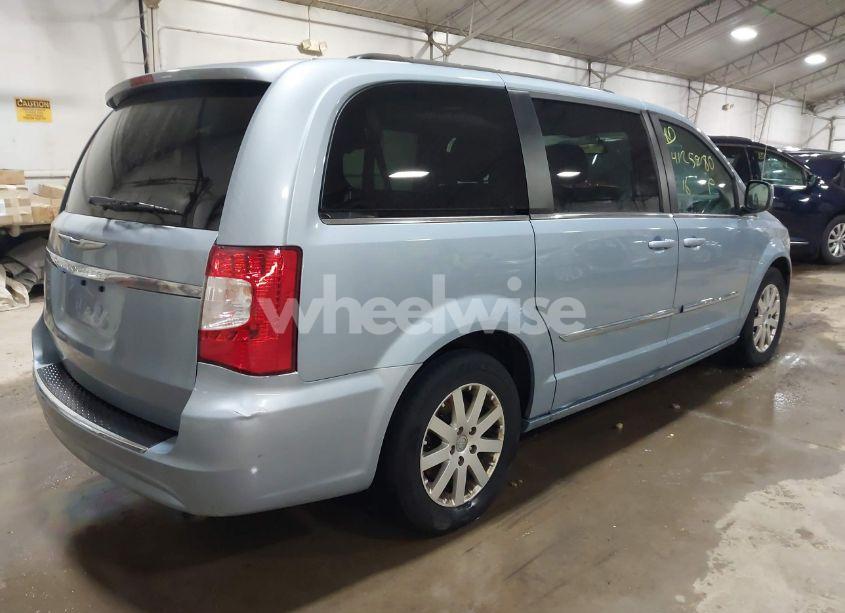 Photo 4 of 2016 Chrysler Town & COUNTRY TOURING (VIN 2C4RC1BG0GR238168)
