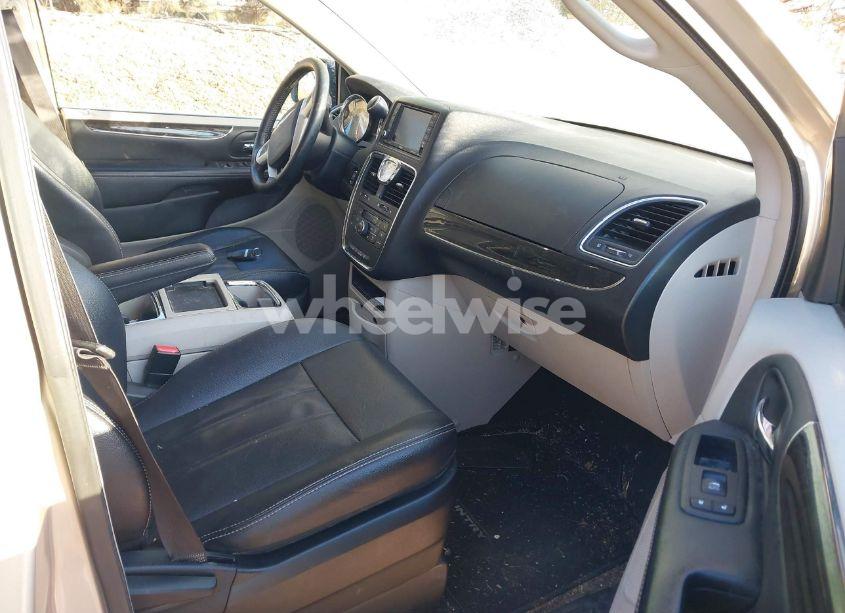 Photo 5 of 2016 Chrysler Town & COUNTRY TOURING (VIN 2C4RC1BG0GR255035)