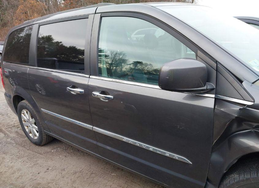 Photo 12 of 2016 Chrysler Town & COUNTRY TOURING (VIN 2C4RC1BG0GR260428)