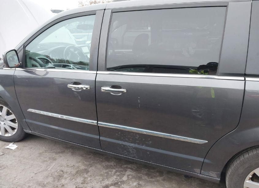 Photo 13 of 2016 Chrysler Town & COUNTRY TOURING (VIN 2C4RC1BG0GR260428)